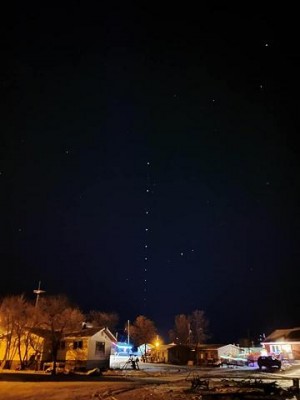 satellite_string_night_sky.jpg